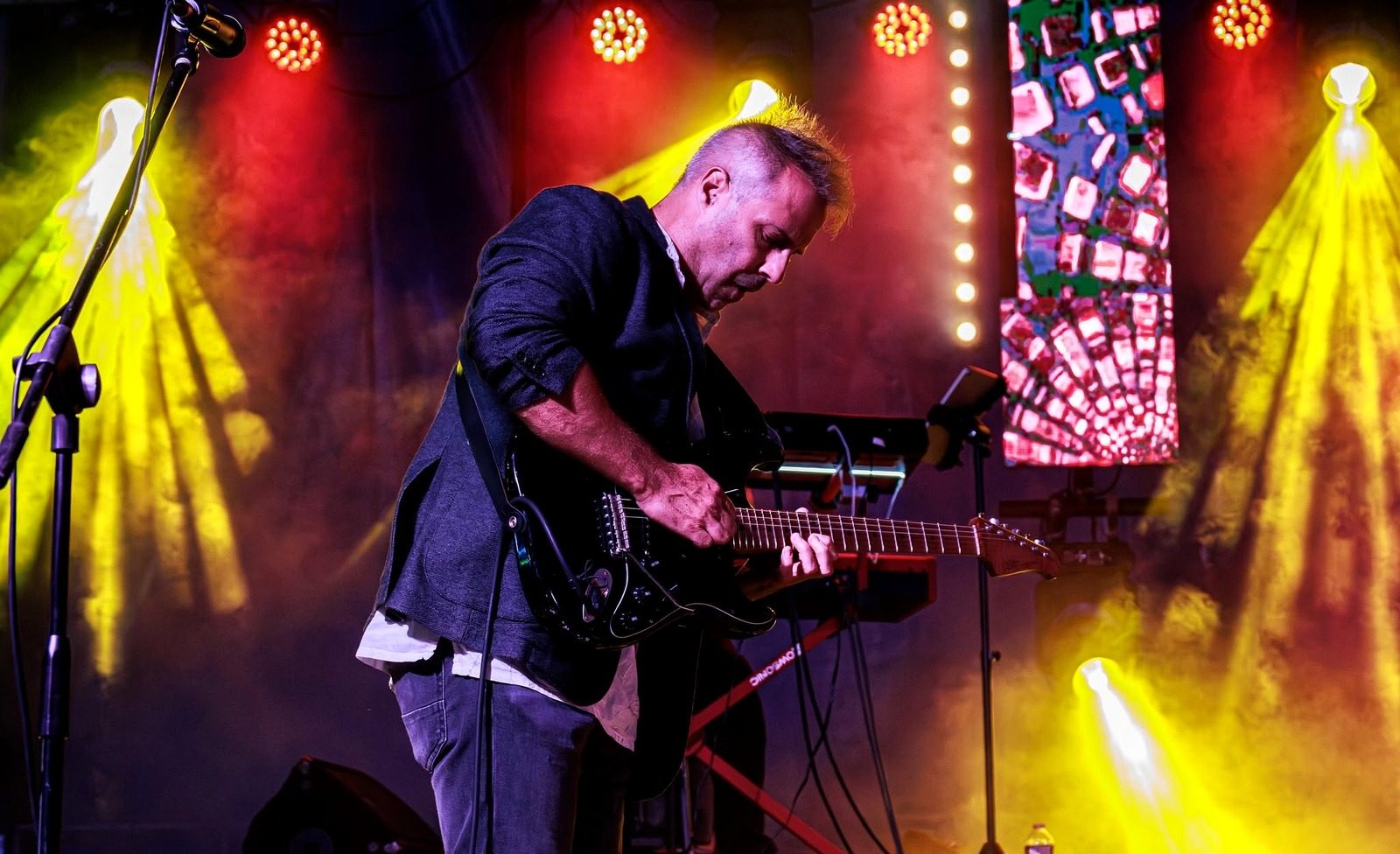 Yann, guitare et chant, Toulouse Pop Music
