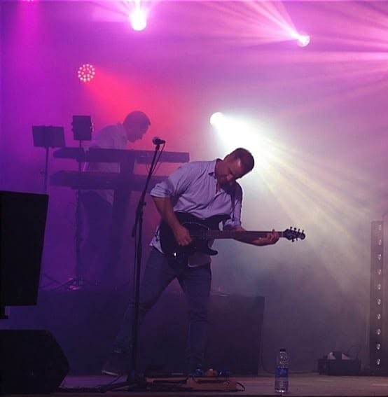 Groupe live sur scène avec chanteuse, Toulouse Pop Music